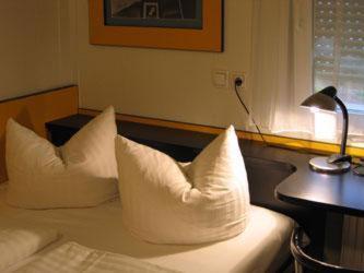 Motel Pelikan Dettelbach Bagian luar foto